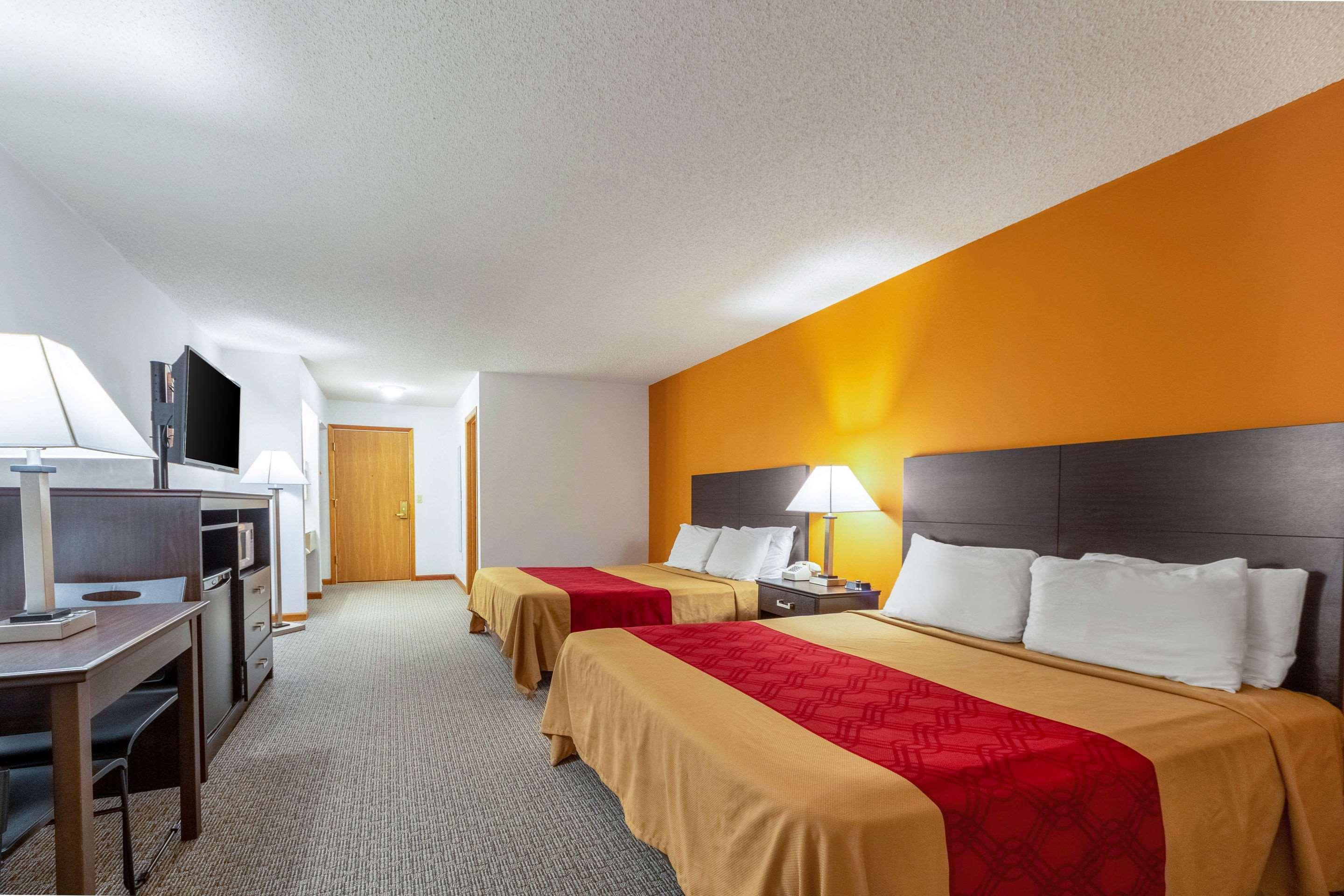 Econo Lodge Lakeshore Manistique Extérieur photo