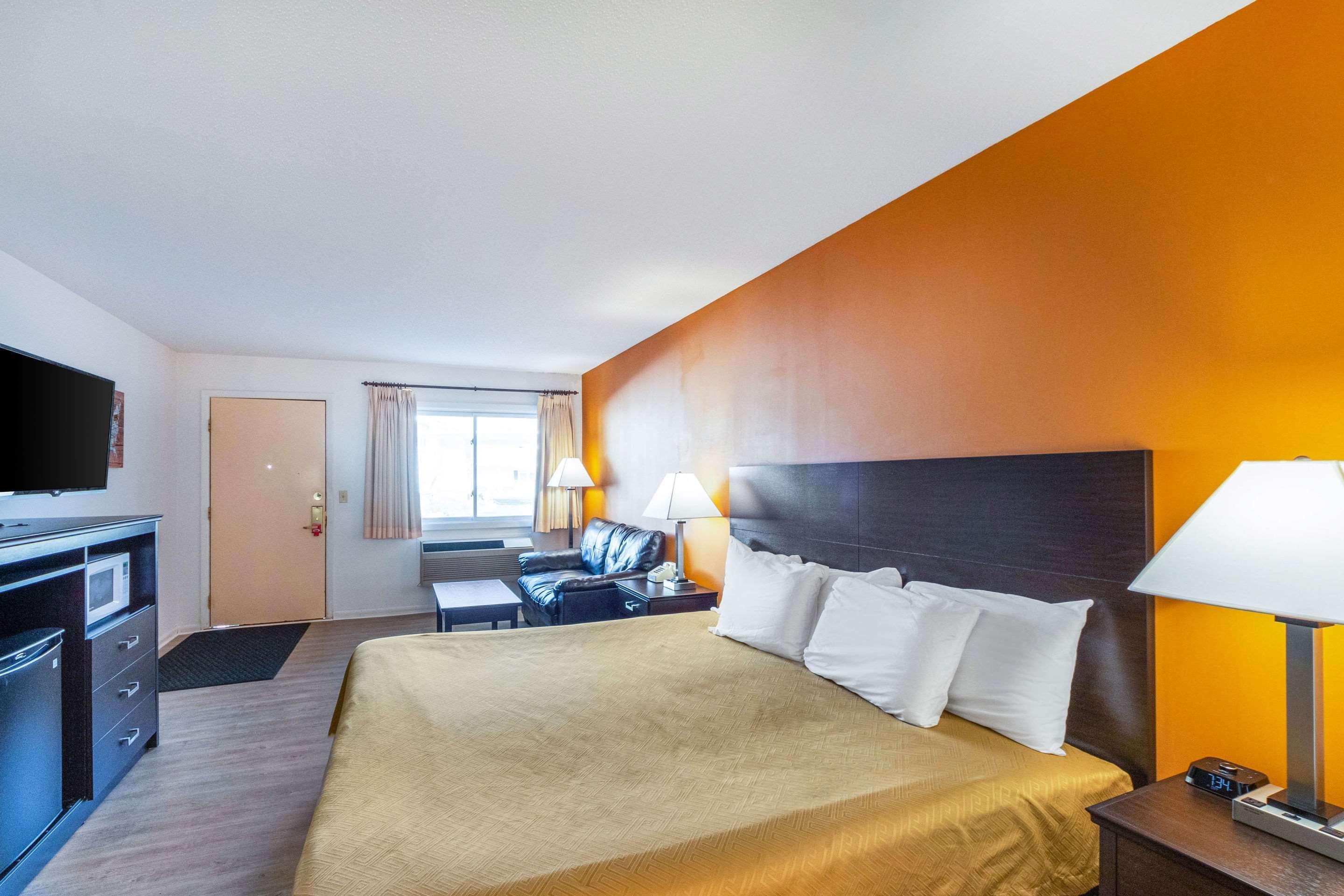 Econo Lodge Lakeshore Manistique Extérieur photo