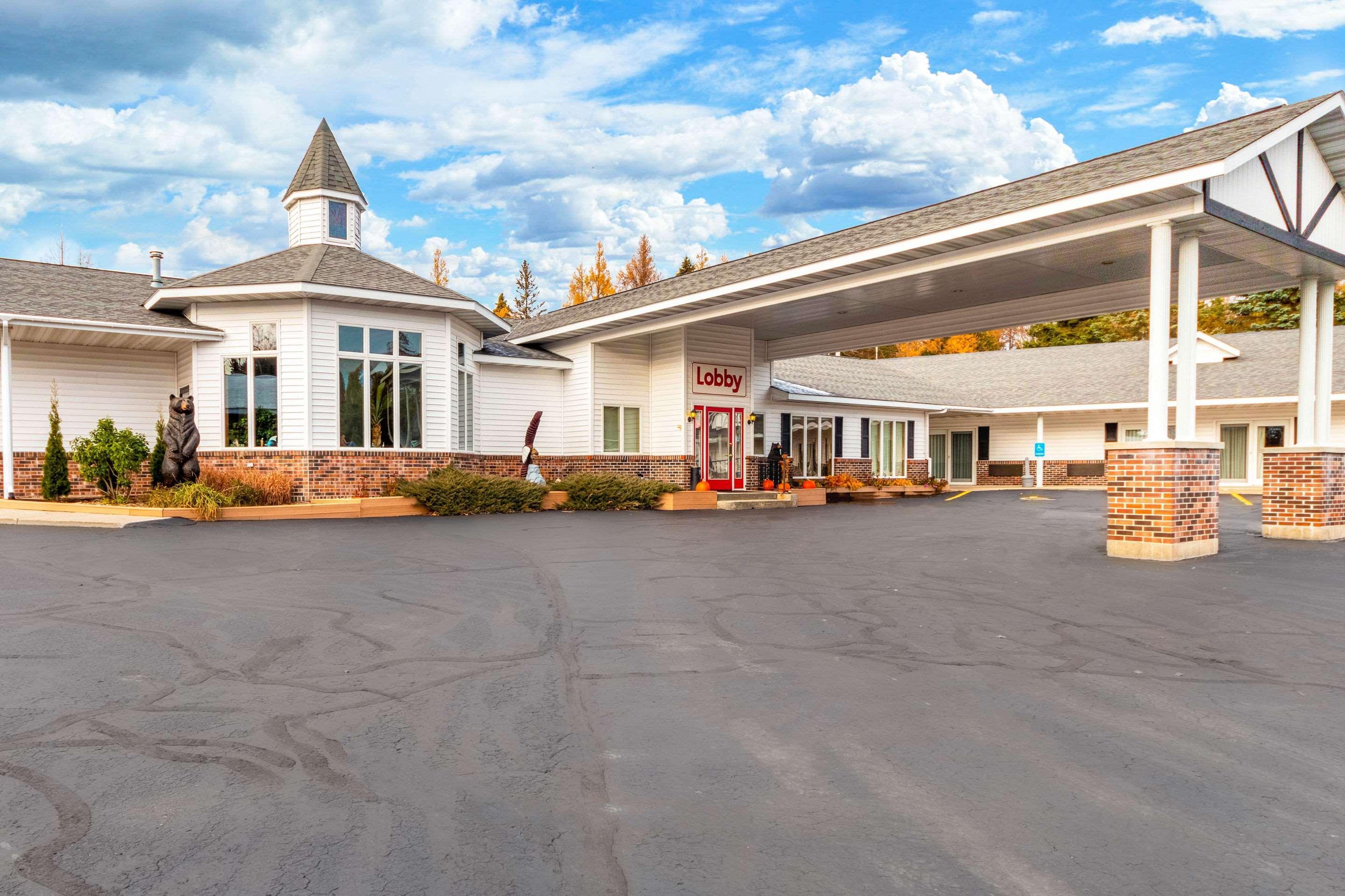 Econo Lodge Lakeshore Manistique Extérieur photo
