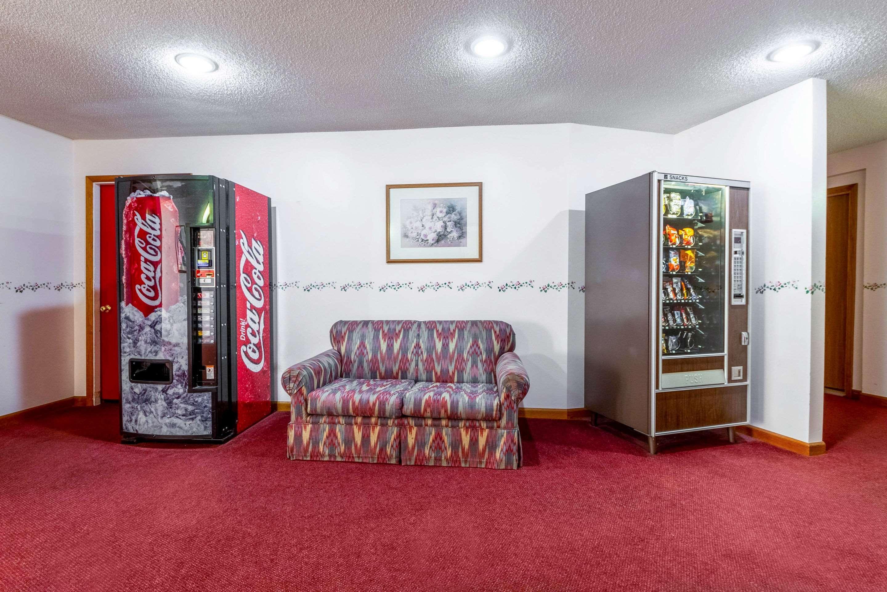 Econo Lodge Lakeshore Manistique Extérieur photo