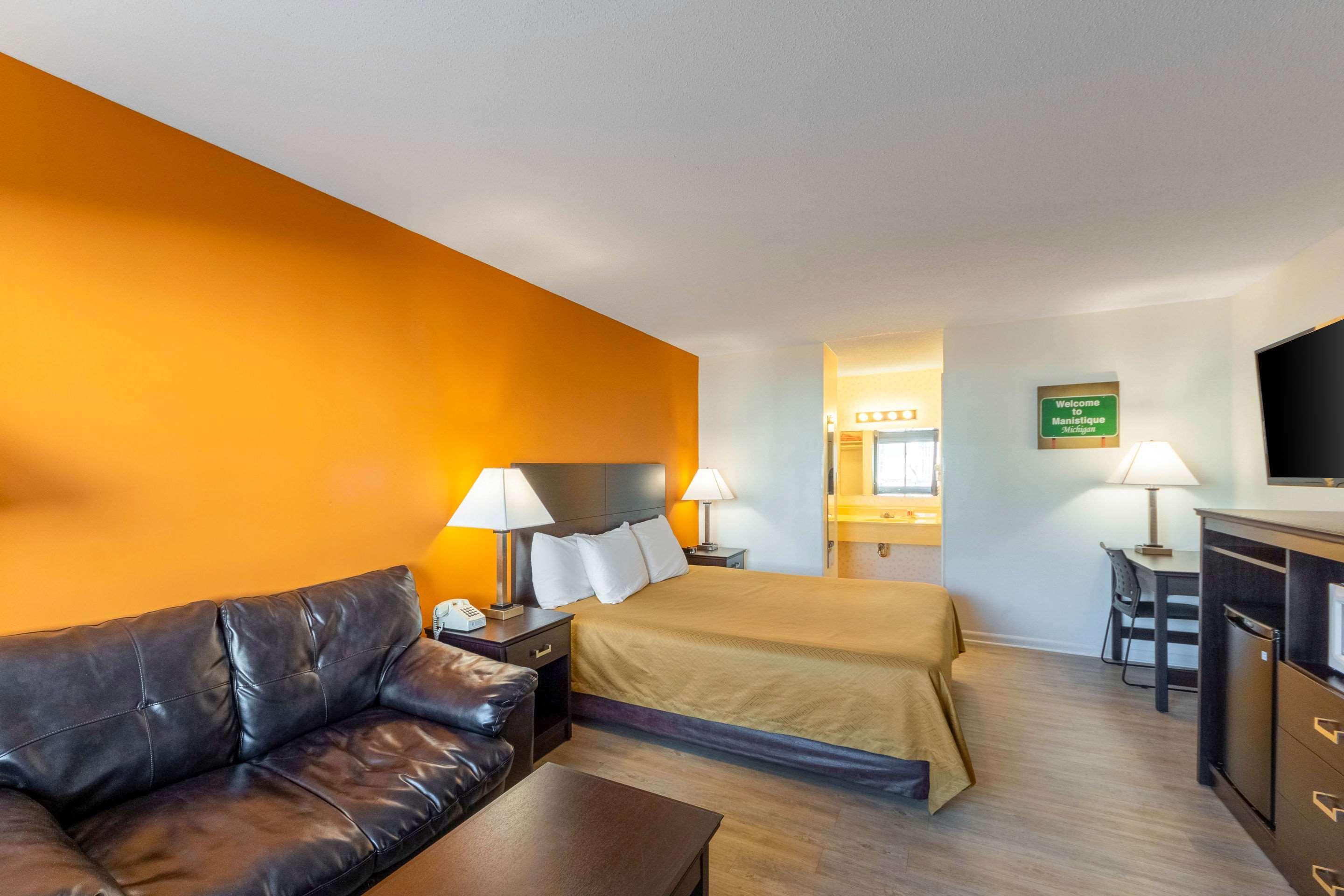 Econo Lodge Lakeshore Manistique Extérieur photo