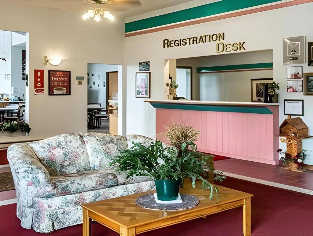 Econo Lodge Lakeshore Manistique Extérieur photo