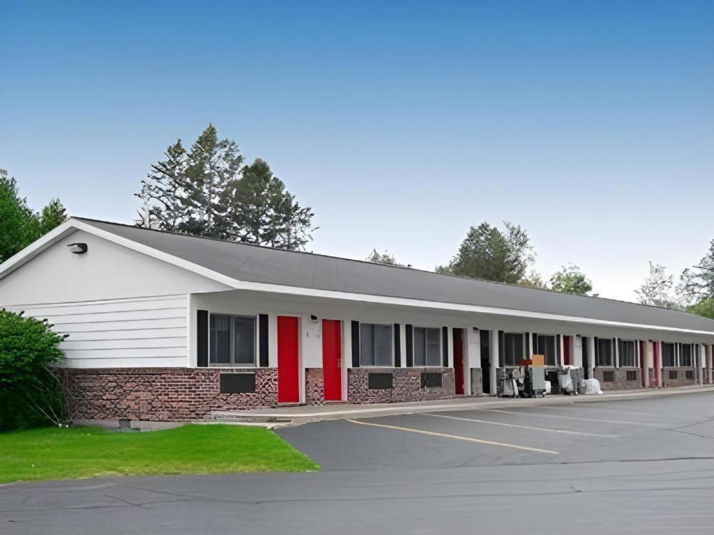 Econo Lodge Lakeshore Manistique Extérieur photo