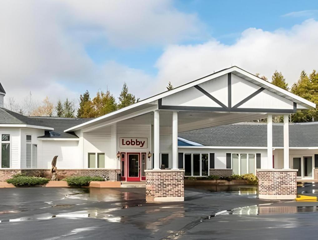 Econo Lodge Lakeshore Manistique Extérieur photo