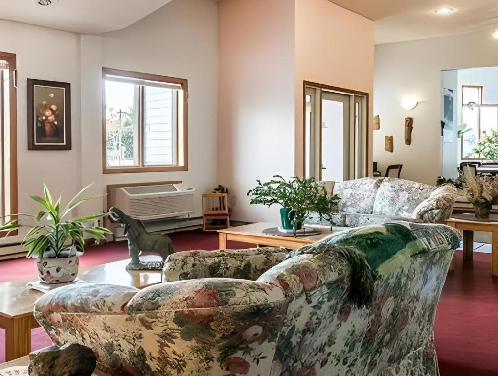 Econo Lodge Lakeshore Manistique Extérieur photo
